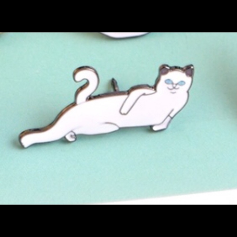 Enamel cat pin